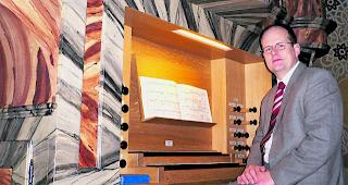 K&ouml;nner. Thomas Heckel orgelt heute Abend in Leukerbad. 