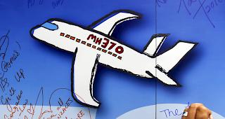 Erinnerungstafel an den verschollenen Flug MH370 in Malaysias Hauptstadt Kuala Lumpur (Archiv)