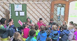 In Venth&ocirc;ne oberhalb von Siders findet der erste Kinder-Literaturclub im Wallis statt.