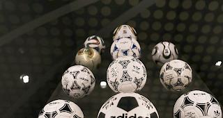 Viagogo darf erst dann Karten anbieten, wenn sie diese durch die FIFA zugeteilt bekommt. (Bild WM-B&auml;lle der Fifa)