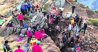 Grossaufgebot. Rund 100 Helfer  &ndash;  Feuerwehr, Rettungs- und Felsspezialisten, Air Zermatt, Aletsch Bahnen sowie ein Care Team  &ndash;  standen im Einsatz.  