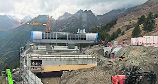 Im Fahrplan. Die neue 6er-Sesselbahn Lauchernalp &ndash; Stafel wird wie geplant am 16. Dezember 2017 eingeweiht. Die Kosten von 8,5 Millionen Franken sollen angeblich eingehalten werden k&ouml;nnen.   