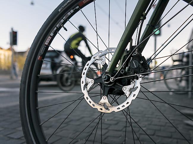 Tödliche Unfälle zwischen Velofahrern und Fussgängern sind in der Schweiz extrem selten. (Symbolbild)