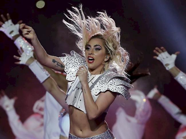 Lady Gaga im Februar in der Halbzeitpause der NFL Super Bowl. Auch die Auftritte auf der Joanne World Tour sollen ähnlich "energetisch" sein. Am 11. Februar 2018 kann man sich im Zürcher Hallenstadion davon überzeugen. (Archivbild)