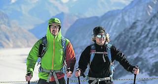 &laquo;Schl&uuml;ssel zu den Alpen&raquo;. Philipp Imhof (l.) und Michael Kambly durchwandern gemeinsam mit Rafael Imhof in 15 Tagen das UNESCO-Welterbe Swiss Alps Jungfrau-Aletsch. 