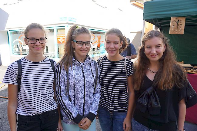 Geraldine Siegen (14) aus Wiler, Jelena Rieder (14) aus Kippel, Sandrine Siegen (14) aus Wiler und Marie-Louise Siegen (14) aus Wiler.