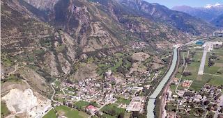 Die Gemeinde Raron aus der Vogelperspektive