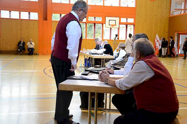 Jubiläumsausgabe. Impressionen vom 40. Wanderpreis der Walliser Fahnenschwinger in der Natischer Klosi-Turnhalle.