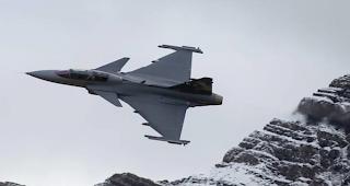 Der Gripen ist in der Volksabstimmung im Mai 2014 abgest&uuml;rzt. Der Bundesrat einen neuen Anlauf zum Kauf neuer Kampfjets. (Archivbild)