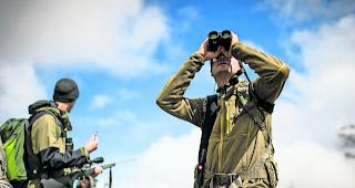 Besuch. Walliser J&auml;ger sollen Kollegen aus anderen Regionen einladen k&ouml;nnen (Bild: J&auml;ger bei Nendaz).  