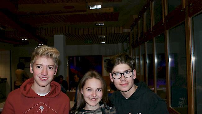 Dominik Abgottspon (16) aus Visperterminen, Alexandra Fux (15) aus Bürchen, Nicola Wasmer (15) aus Visperterminen