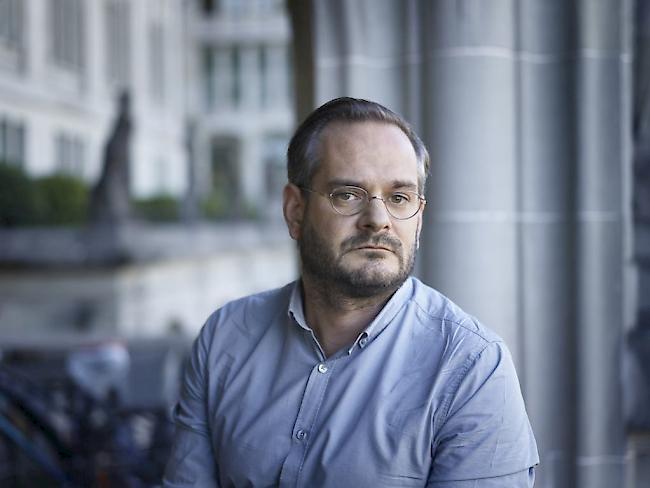 Jonas Lüscher hat für seinen Roman "Kraft" den Schweizer Buchpreis 2017 erhalten. Die mit 30