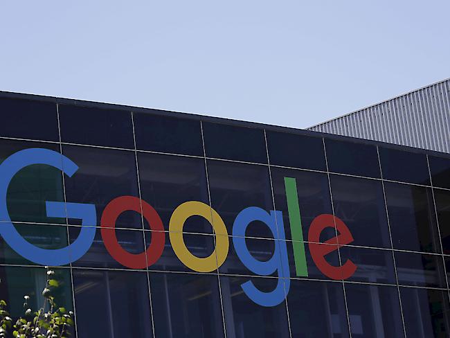 Der Google-Mutterkonzern Alphabet ist wegen seines Umgangs mit sexueller Belästigung von zwei Aktionären verklagt worden.