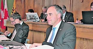 Ausweichend. &laquo;Es gibt keinen neuen Standpunkt des Staatsrats in Sachen Leukerbad&raquo;, so Christophe Darbellay. 