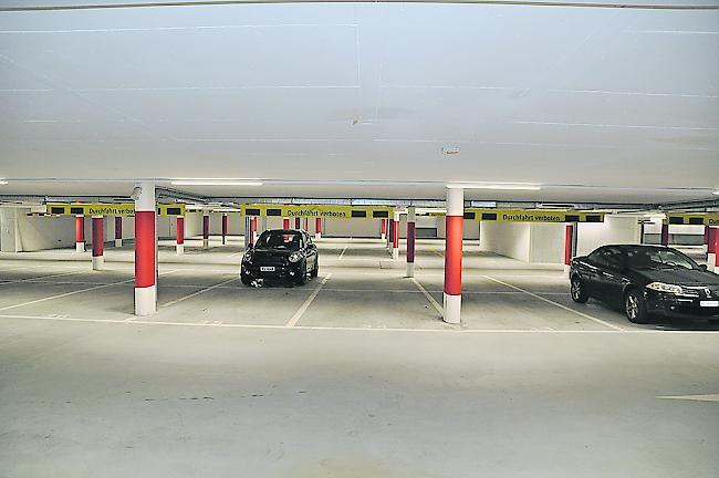 Nicht ausgelastet: Der öffentliche Teil des Parkhauses Aletsch Campus
im zweiten UG steht manchmal halb leer.