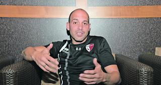 Zwei Mannschaften. Sittens Trainer Gabri wechselte in der Pause die gesamte Mannschaft aus.