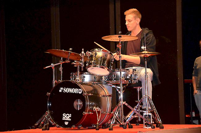 Taktgefühl. Am Wettbewerb nahmen auch rund zehn Drummer aus der Deutschschweiz teil. So auch Nico Hunziker aus Brunnen (SZ).