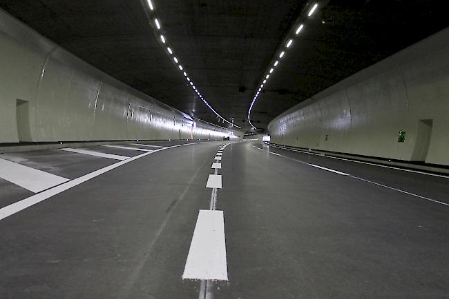 Eröffnung im Frühjahr. Derzeit wird im praktisch fertig gestellten Tunnel Eyholz noch getestet. 