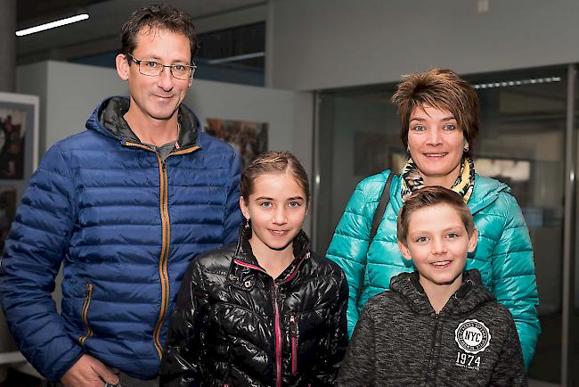Damian (42), Jeanina (12), Nicola (10) und Marlis Kalbermatten (41), alle vier aus Törbel.