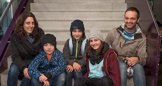 Daniela (38), Jona (11), Noah (12), Enja (14) und Titus Fux (39), alle fünf aus Turtmann.
