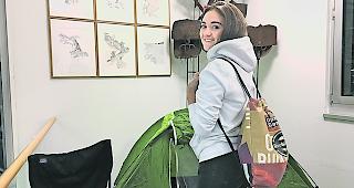 &laquo;Tschiffra va moru&raquo; &ndash; &laquo;iischi bags&raquo; macht Turnbeutel aus alten Planen.