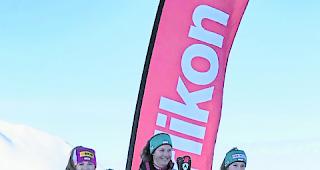 Lindy Etzensperger aus Gamsen steht auf der zweith&ouml;chsten Ski alpin Stufe Europas erstmals zuoberst auf dem Treppchen.