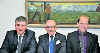 Stadtrat Patrick Hildbrand (ganz links): &laquo;Langfristig wird mit dieser Variante auch das Spitalzentrum Oberwallis optimal erschlossen.&raquo;
