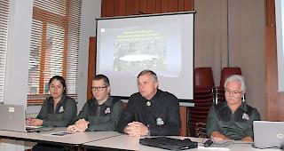 Informierte &uuml;ber die Resultate der kantonalen Studie: Peter Scheibler (zweiter von rechts), Chef der Dienststelle f&uuml;r Jagd, Fischerei und Wildtiere.