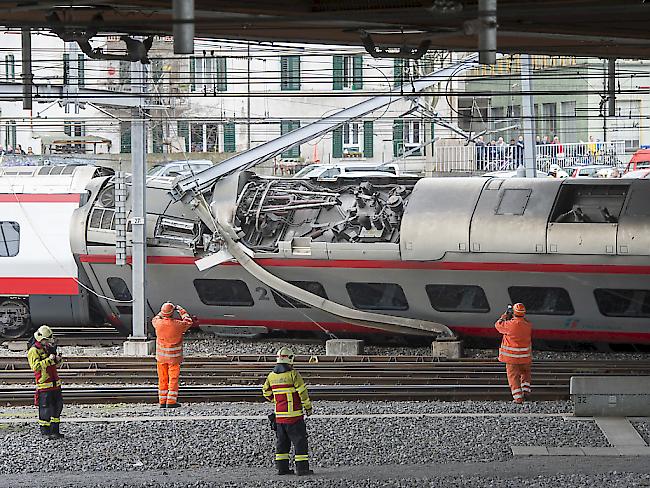 Pendler können nach dem ICE-Unfall am Basler Bahnhof SBB am heutigen Donnerstag auf Sonderzüge der Bahn setzen.