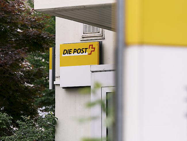 Die Durchsuchung finde sowohl in den Räumlichkeiten der Post wie von PostAuto statt. (Symbolbild)