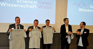 Pr&auml;sentierten die neue Plattform (von links): Ars&egrave;ne Duc (Departement f&uuml;r Volkswirtschaft und Bildung), Stefan Bumann (Dienststelle f&uuml;r Hochschulwesen), Jean-Pierre Pralong (Kultur Wallis), St&eacute;phane Roduit (VSnet) und Alexandre Luyet (Wissenschaft Wallis).