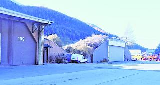 Die Gemeinde Obergoms will vier ihrer Hangars auf dem Flugplatzareal Ulrichen verkaufen.