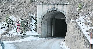 Das Wettertor im Binntaltunnel.