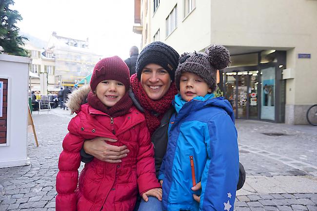 Lisa (5), Lukas (3) und Isabelle Volken (41) aus Ried-Brig.