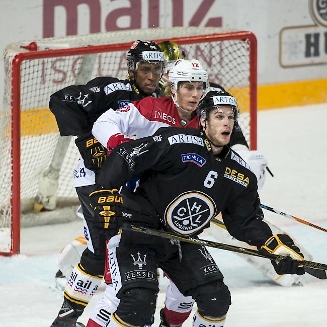 "Synchron-Eishockey" in Lugano: Lausannes Kenubühler im Sandwich von Kparghai und Ronchetti