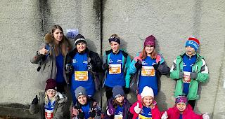 Lehrerin Sabrina Imesch und die Sch&uuml;ler haben seit Anfang Schuljahr fleissig trainiert.