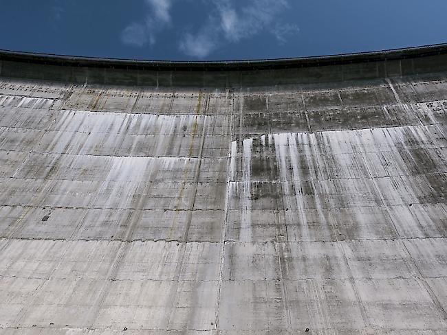 Die Wasserkraft soll in den kommenden Jahren zusätzlich unterstützt werden. Das will der Ständerat. Der Nationalrat entscheidet am Nachmittag. Sagt er Nein, stürzt die Vorlage zum Um- und Ausbau der Stromnetze ab.