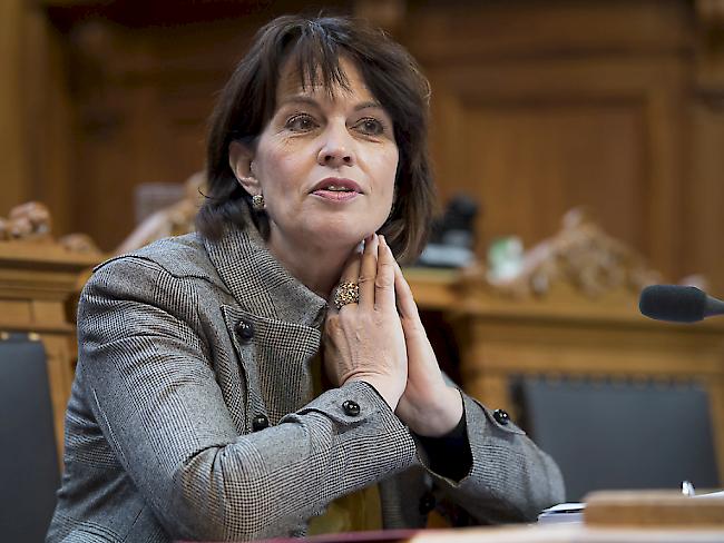 Energieministerin Doris Leuthard ist nicht glücklich darüber, dass das Parlament die Wasserkraft zusätzlich unterstützen will. Sie ist aber froh, dass das Stromnetzgesetz nicht gescheitert ist.