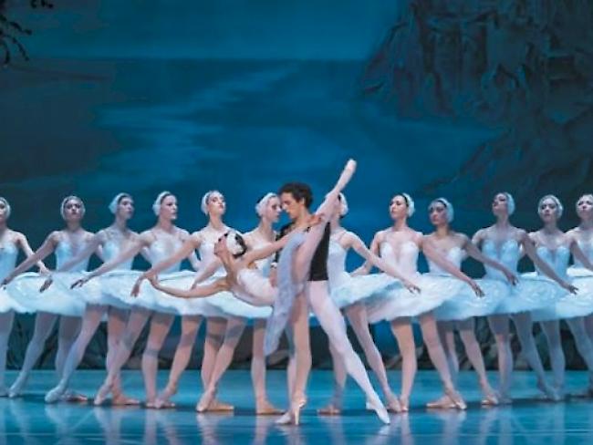 Für manche ist es Kitsch, anderen wärmt klassisches russisches Ballett traditionell im Winter die Herzen: Auch dieses Jahr tourt das Staatliche Russische Ballett Moskau mit "Nussknacker" und "Schwanensee" durch Deutschland und die Schweiz. (zVg)