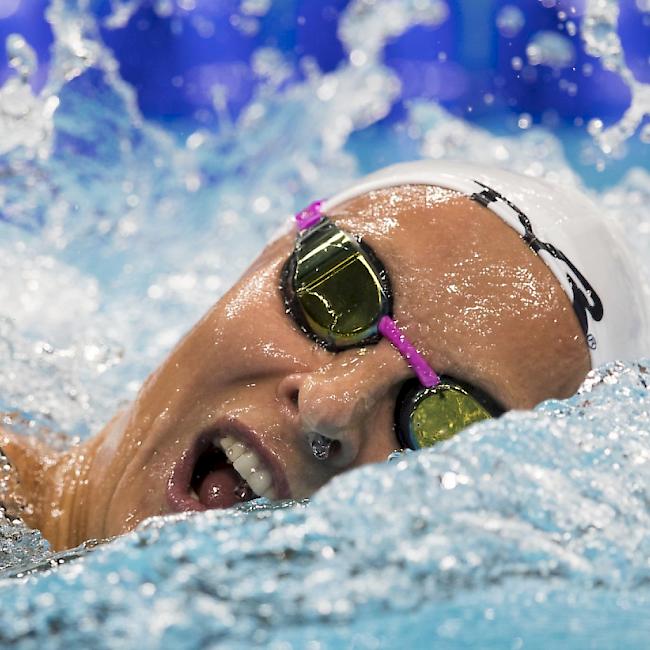 Maria Ugolkova übersteht über 100 m Crawl und 100 m Lagen die Vorläufe