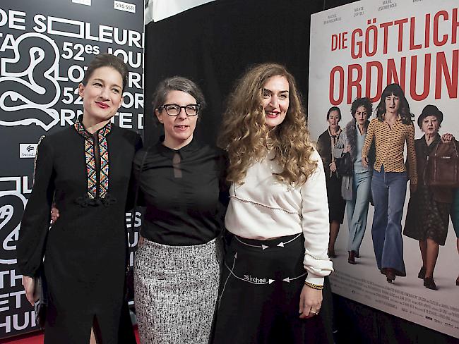 "Die göttliche Ordnung" ist bei den Oscars nicht mehr dabei: (von links) Hauptdarstellerin Marie Leuenberger, Regisseurin Petra Volpe und Schauspielerin Rachel Braunschweig. (Archivbild)