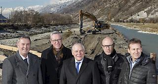 Von links: Roland L&uuml;thi, Generalagent der Mobiliar Oberwallis in Brig, Werner Luginb&uuml;hl, Leiter Public Affairs der Gruppe Mobiliar, Jacques Melly, Yanis Aymon, Generalagent der Mobiliar in Sitten, und Tony Arborino, Chef KAR3.