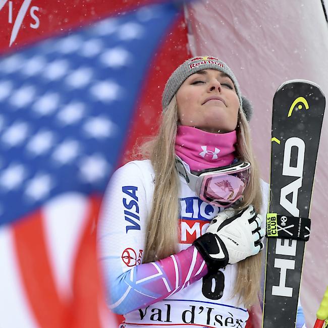 Lindsey Vonn bei der Siegerehrung am letzte Samstag nach dem ersten von zwei Super-G in Val d