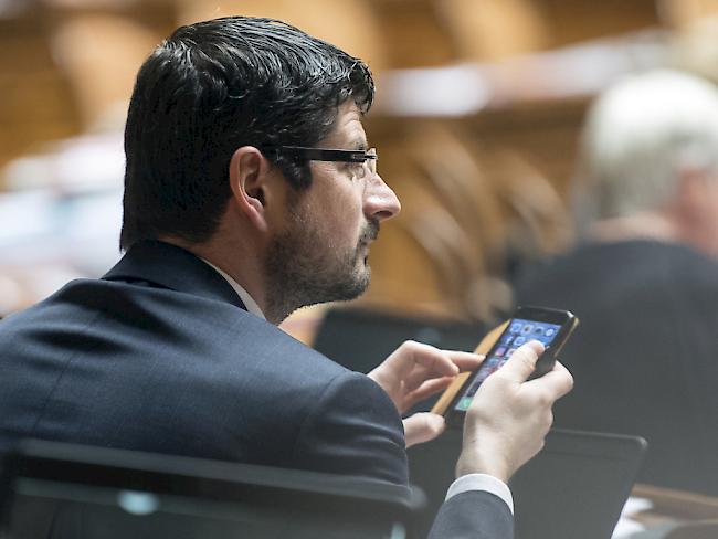 Auch nach seinem Rücktritt aus dem Nationalrat bleibt Yannick Buttet im Wallis unter Druck. (Archivbild)