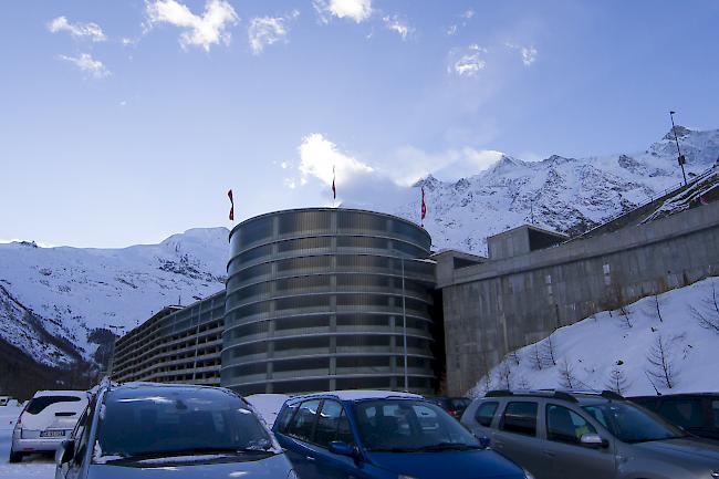 Am vergangenen Samstag wurde erneut rund um das Parkhaus Saas-Fee nach dem Vermissten Manuel P. gesucht.