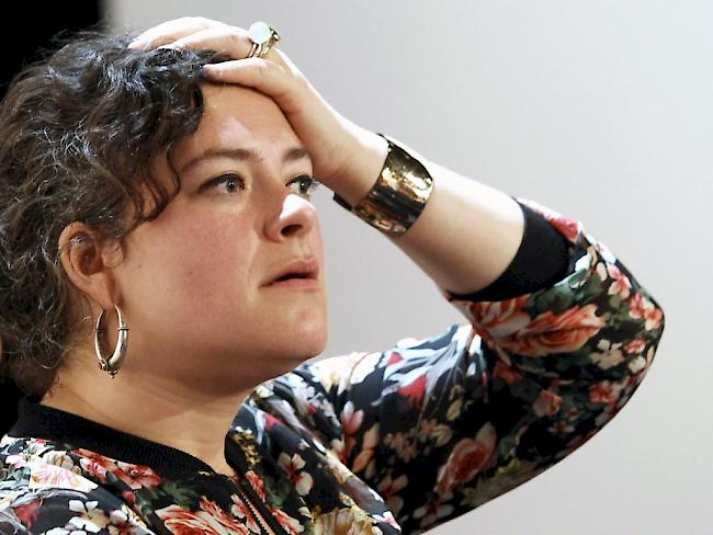 Die schweizerisch-deutsche Doppelbürgerin Nora Gomringer - hier 2015 fassungslos, nachdem ihr der Bachmannpreis zugesprochen worden war - wird ab 2018 selber als Jurorin bei der Vergabe des Preises mitwirken.