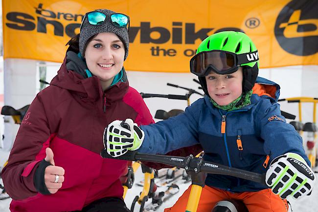 Manuela Hediger (28) und Noah Andenmatten (7), beide aus Grächen.