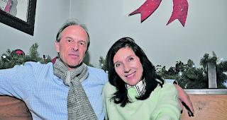 Entspannt. Stephan B&uuml;hler geniesst gemeinsam mit seiner Frau Alice die stressfreie Zeit und Weihnachten hierzulande im Kreise der Familie. Bereits am 6. Januar fliegen sie wieder zur&uuml;ck nach Senegal.  