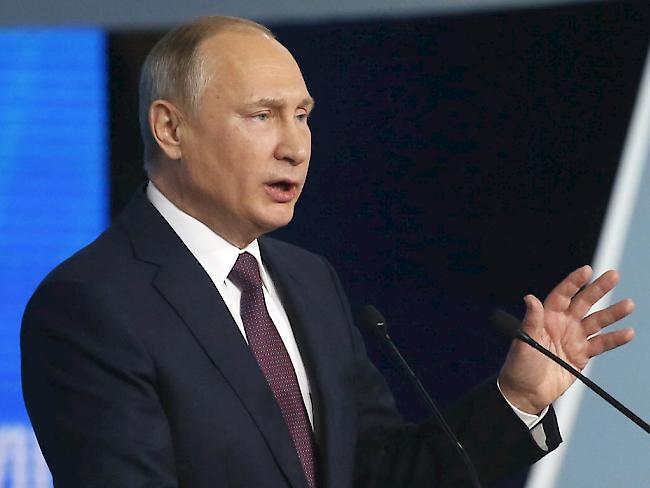 Russlands Präsident Wladimir Putin lässt Botschaft schliessen. Im Fall Skripal schaukelt sich der Streit seit Tagen immer höher. (Archivbild)
