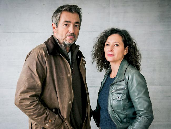 Für eine spektatuläre Premiere im Einsatz: Stefan Gubser und Delia Mayer spielen 2018 im ersten "Tatort", der komplett ohne Schnitt produziert wurde. (SRF)